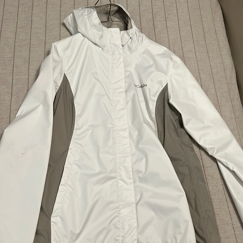 Women’s White Columbia Rain Jacket